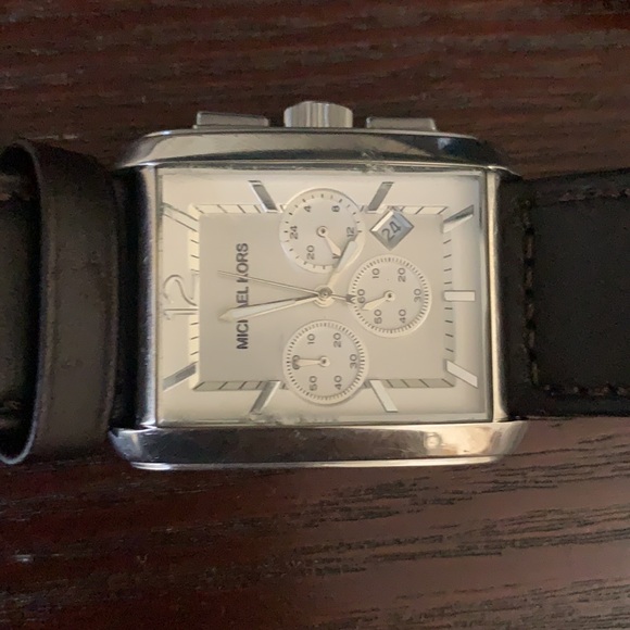 Michael Kors Watch - Picture 2 of 5